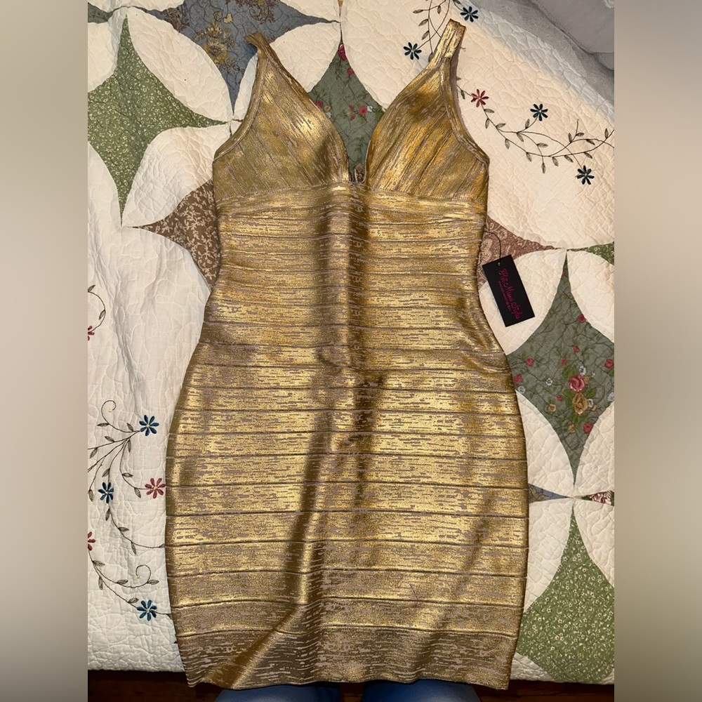 New dress gold size M